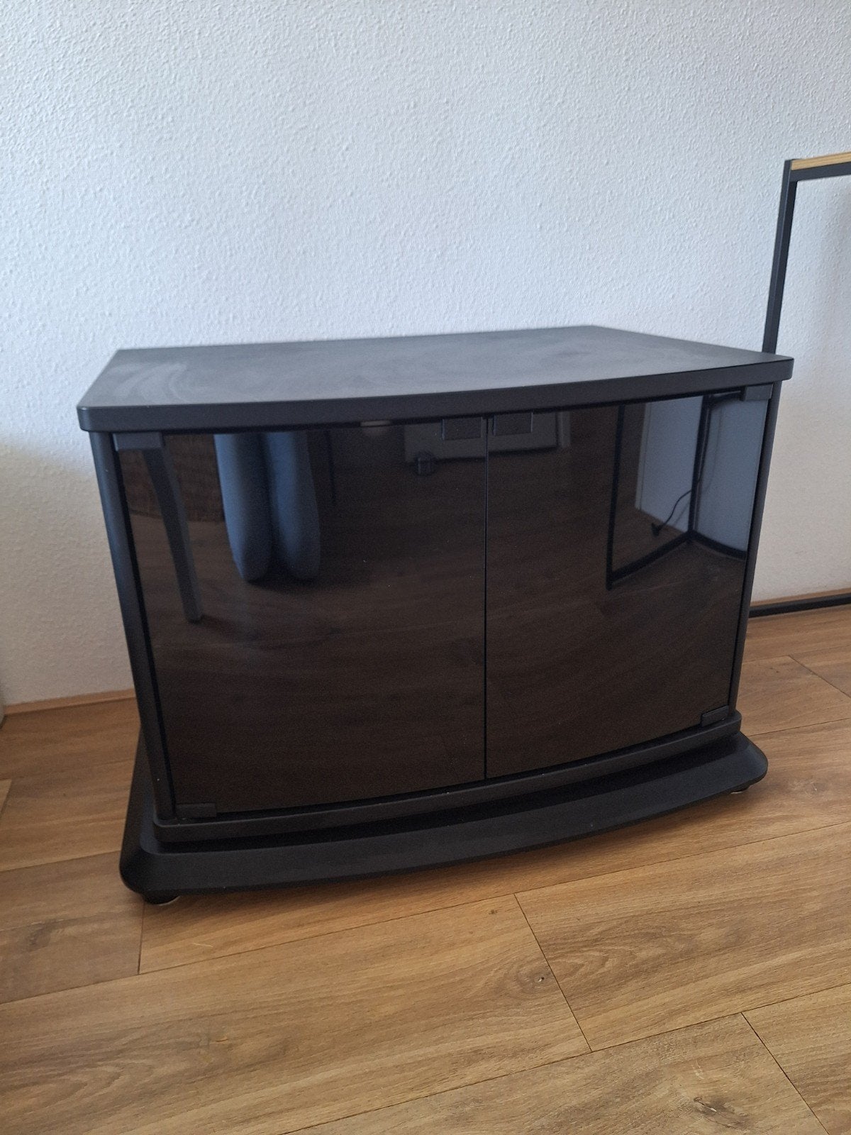 Gratis tv kastje, Ophalen, Gebruikt, 50 tot 100 cm, Minder dan 100 cm