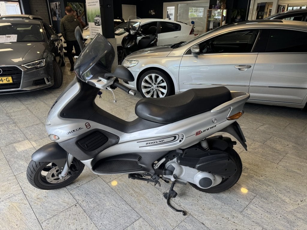 Gilera motorscooter Runner 200 VXR Origineel Nieuwstaat, 198 cc, Kwbautomotive@outlook.com, Bedrijf, Overig