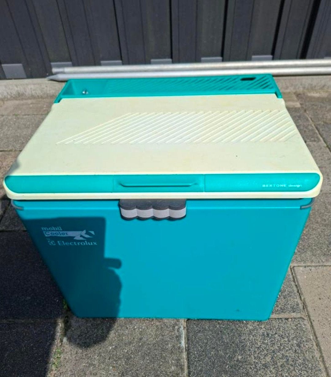 Ijskoude electrolux koelbox bertone 220 12 volt en gas, Ophalen of Verzenden, Gebruikt, Elektrisch