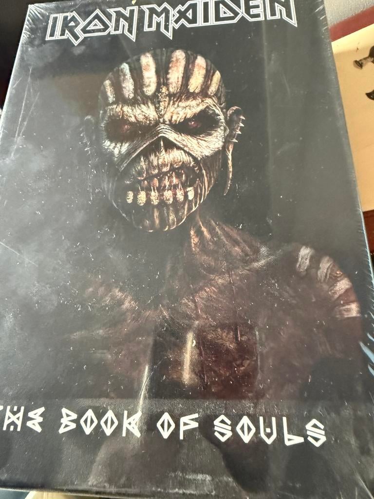 2 cd box iron maiden the book of souls geseald, Ophalen of Verzenden, Zo goed als nieuw, Poprock