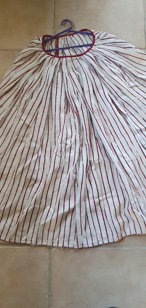 Antieke klederdracht rok baaienrok wit rood gestreept, Ophalen of Verzenden, Dames