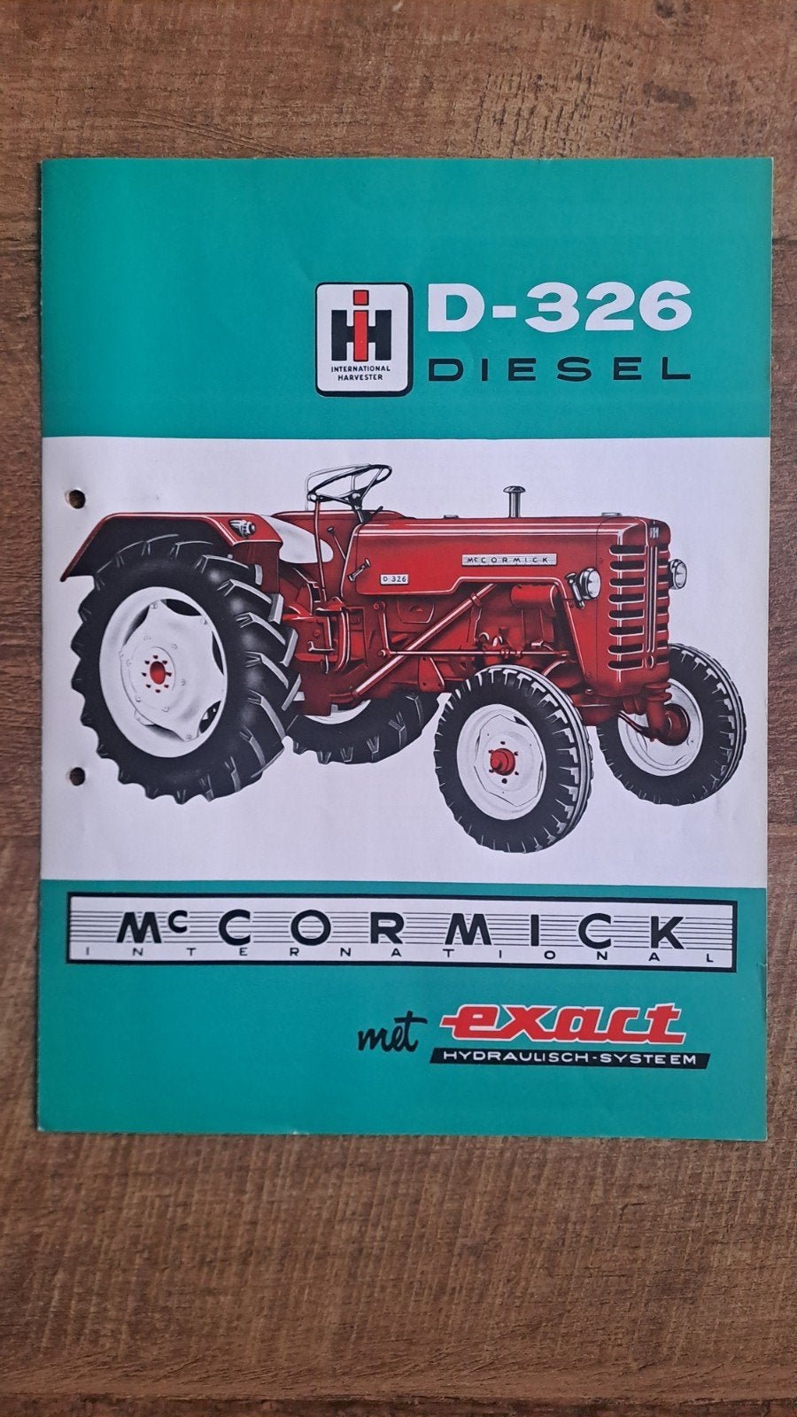 folder McCORMICK IH International D-326 tractor, trekker, Ophalen of Verzenden, Zo goed als nieuw, Folder
