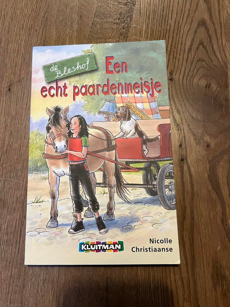 De Bleshof - Een echt paardenmeisje, Ophalen of Verzenden, Zo goed als nieuw, Fictie algemeen
