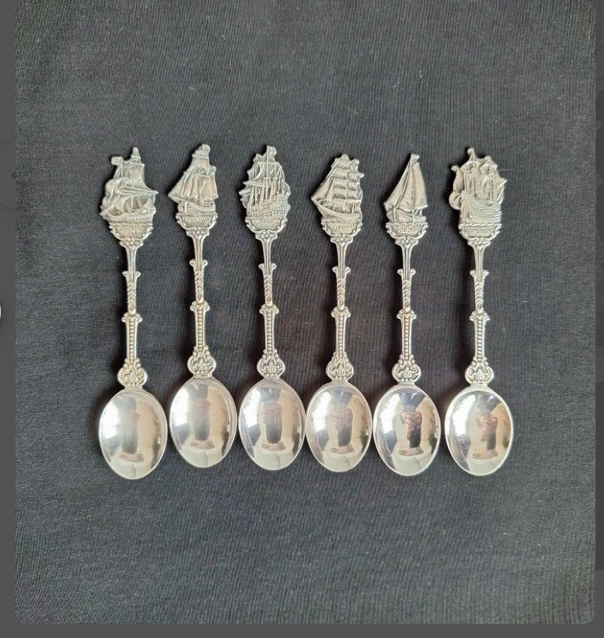 6 zwaar verzilverde theelepeltjes. Historische schepen., Antiek en Kunst, Ophalen of Verzenden, Zilver