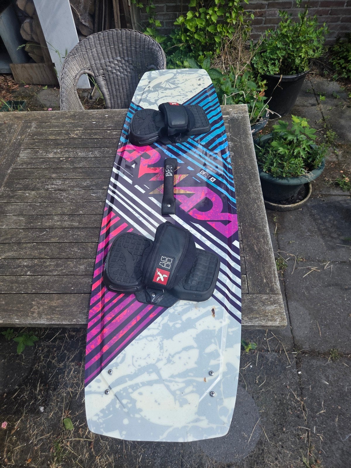 Best Armada Kiteboard 135x40 - Zo goed als nieuw, Watersport en Boten, Kitesurfen, Twintip, Ophalen of Verzenden, Zo goed als nieuw