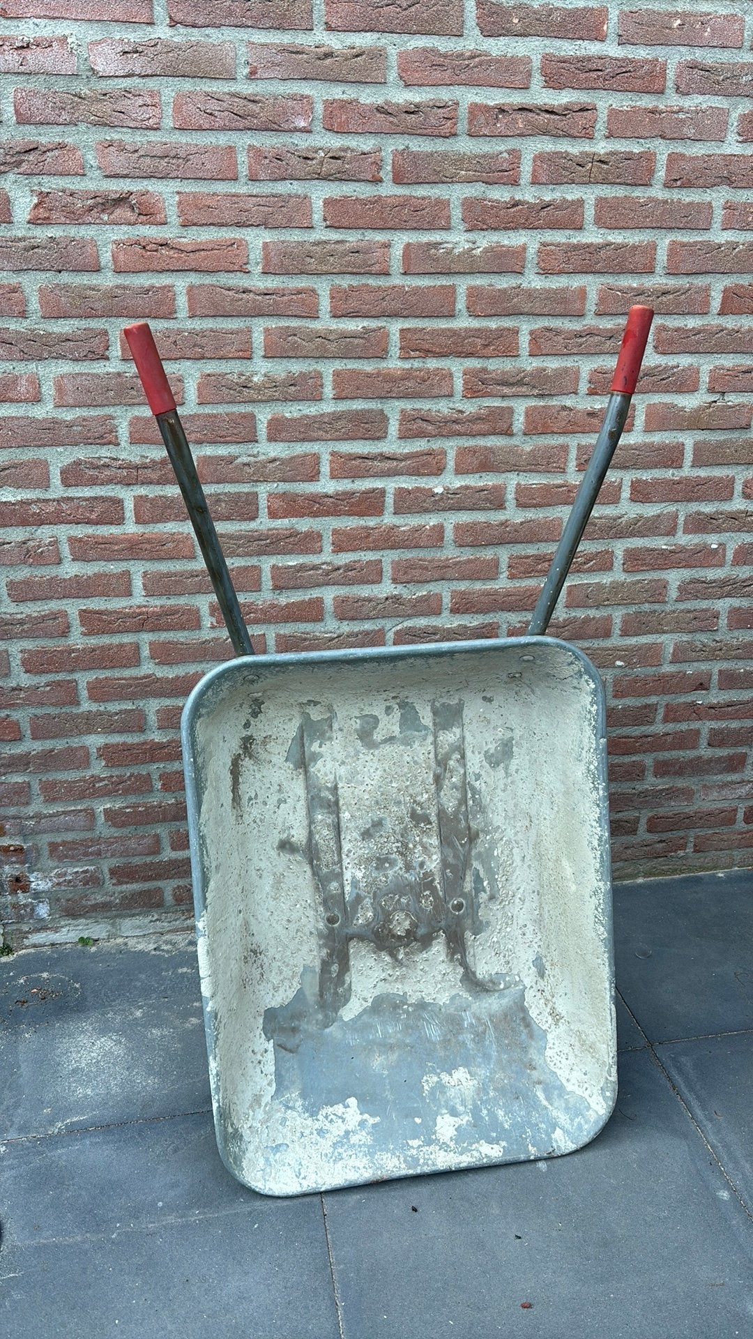 Kruiwagen met harde band, Ophalen, Zo goed als nieuw