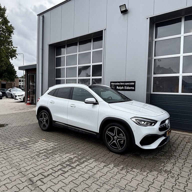 Mercedes-Benz GLA AMG *PANO/CARPLAY/NAVI/C 250 4M AMG Line, Automaat, Gebruikt, 4 cilinders, 2000 kg