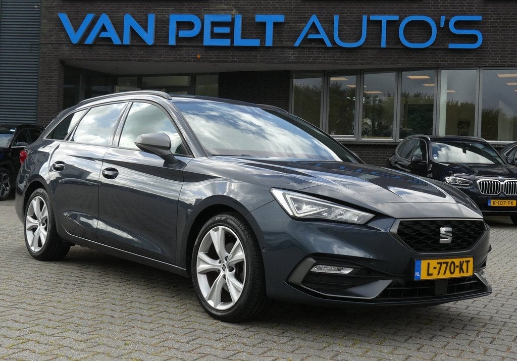 Seat Leon Sportstourer 1.5 eTSI 150PK DSG FR Business Intens, Auto's, Seat, 4 cilinders, Leon, Leder en Stof, Origineel Nederlands