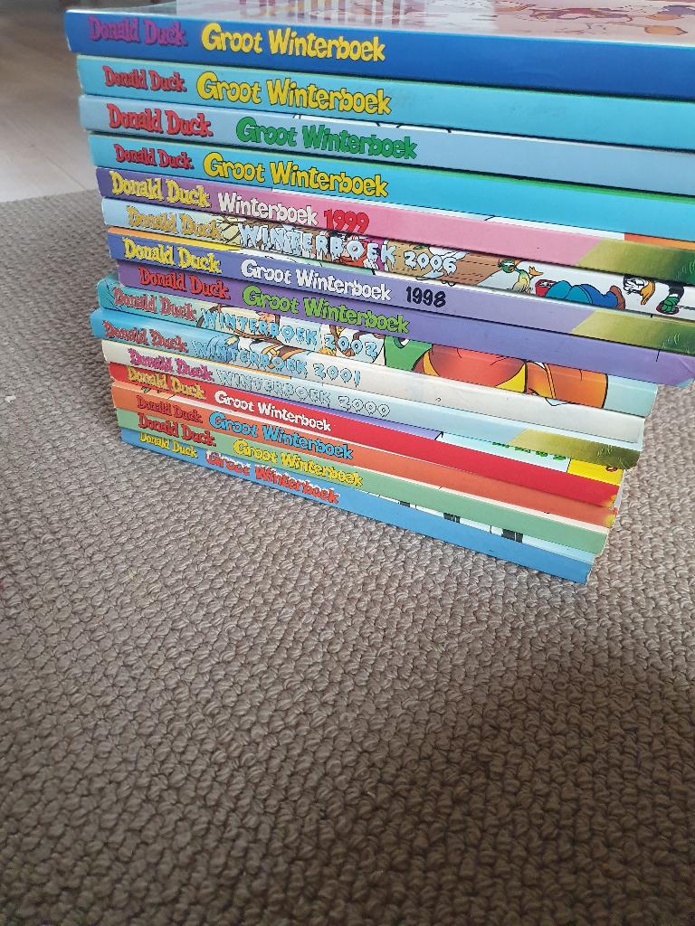 Donald Duck winterboek, Eén stripboek, Ophalen of Verzenden, Zo goed als nieuw