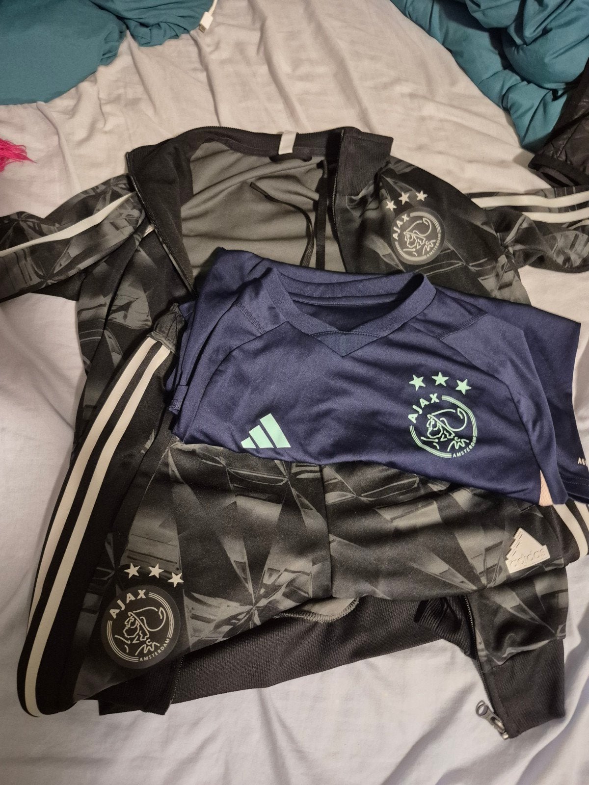 Ajax Kledingset 2023/2024 – Zwart Trainingspak + Blauw Shirt, Ophalen of Verzenden, Zo goed als nieuw, Maat 46 (S) of kleiner
