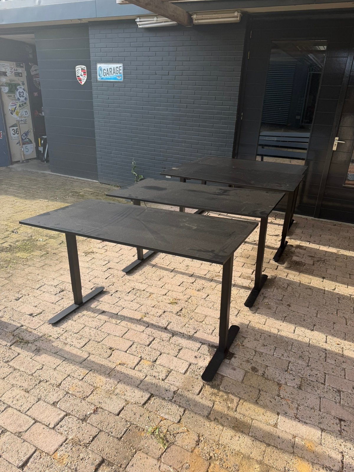 Bureau 140x70, Tuin en Terras, Ophalen, Zo goed als nieuw, Rechthoekig, Hout