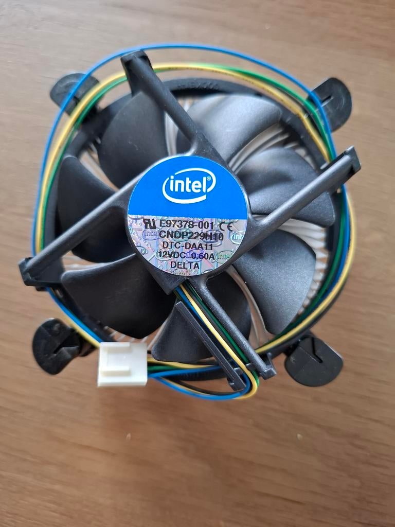Intel CPU koeler, Computers en Software, Ophalen of Verzenden, Nieuw, Luchtkoeling