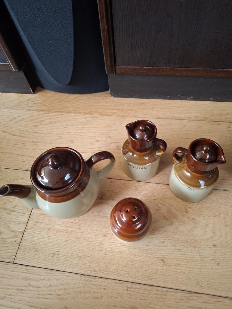 Vintage aardewerk olie- en azijnstel met theepot, Antiek en Kunst, Antiek | Keramiek en Aardewerk, Ophalen