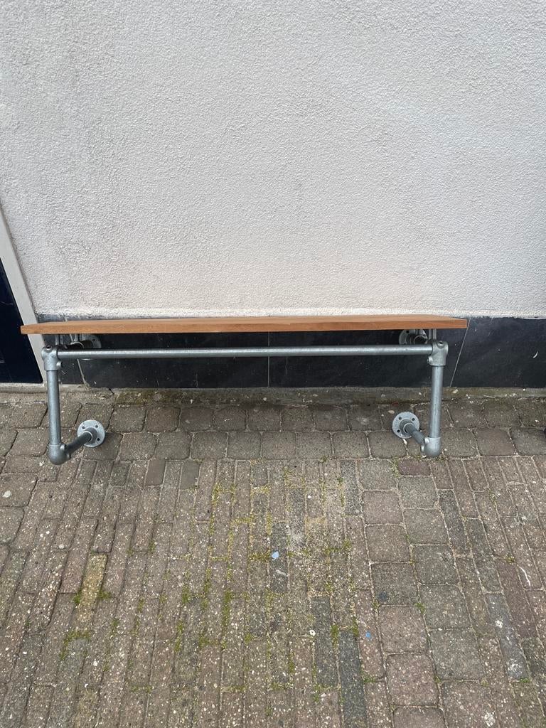 Industriële kapstok van Steigerbuizen en houten bovenblad, 100 tot 150 cm, Zo goed als nieuw, Hout, Ophalen