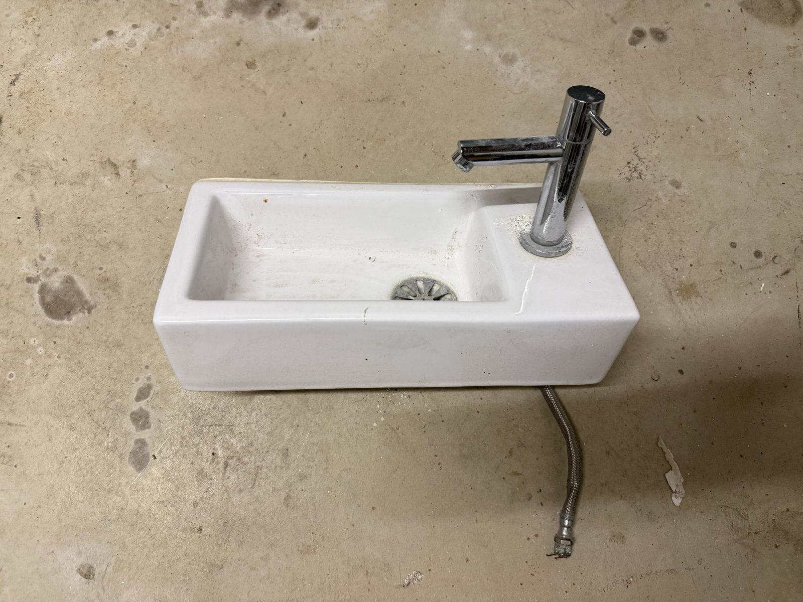 Compacte wasbak met kraan voor toilet of kleine ruimte, Ophalen, Gebruikt, Wastafel