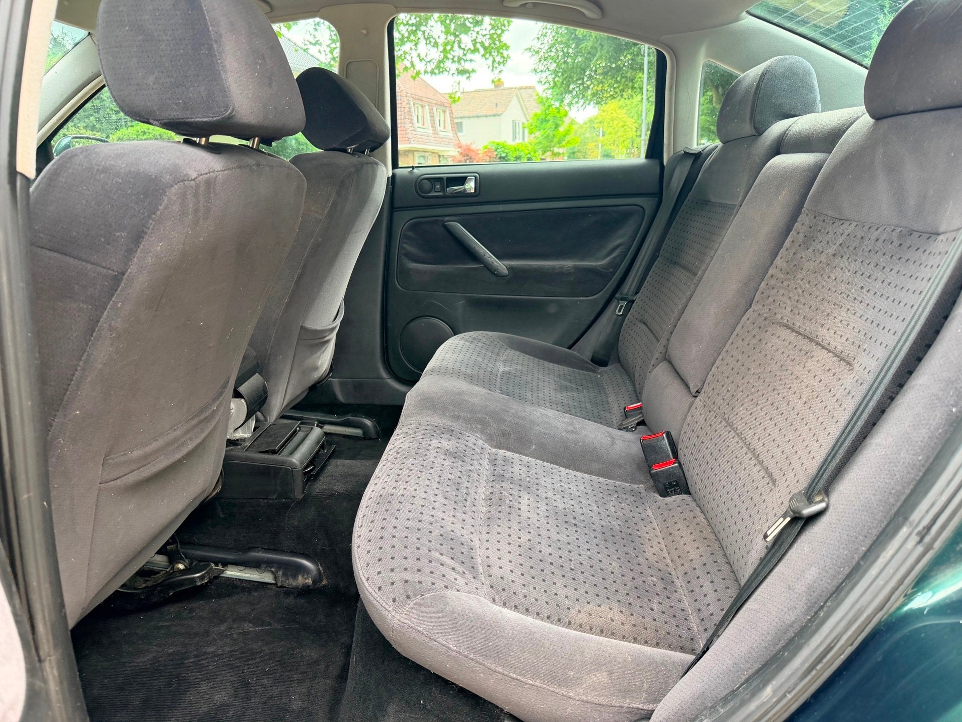 Foto 15 van Volkswagen Passat 1.8 | Elek.Pakket | Trekhaak | NAP!