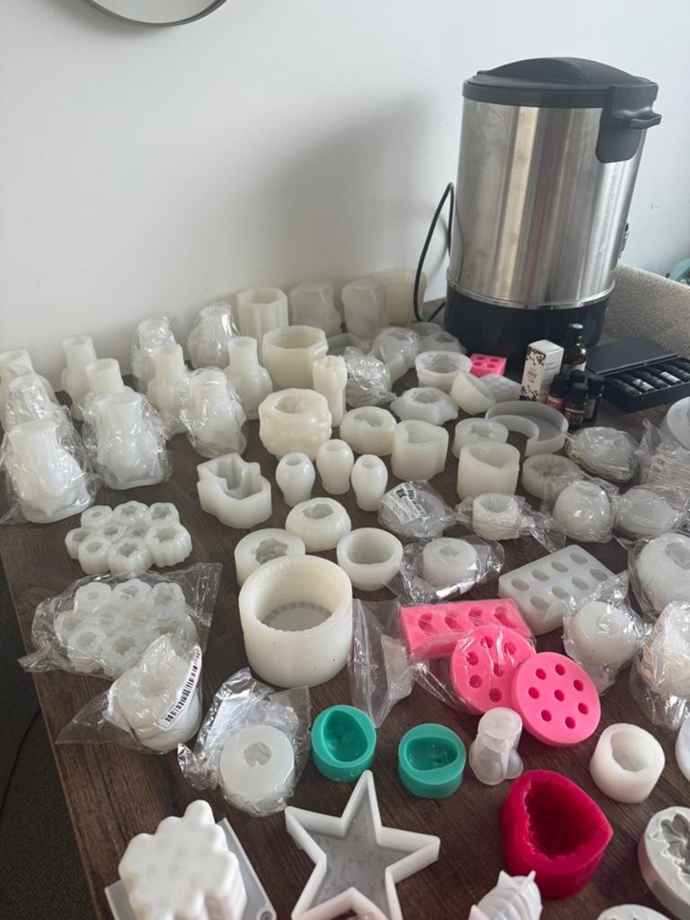Complete set siliconen mallen+smeltapparatuur voor kaarsen, Hobby en Vrije tijd, Knutselen, Zo goed als nieuw, Knutselmateriaal