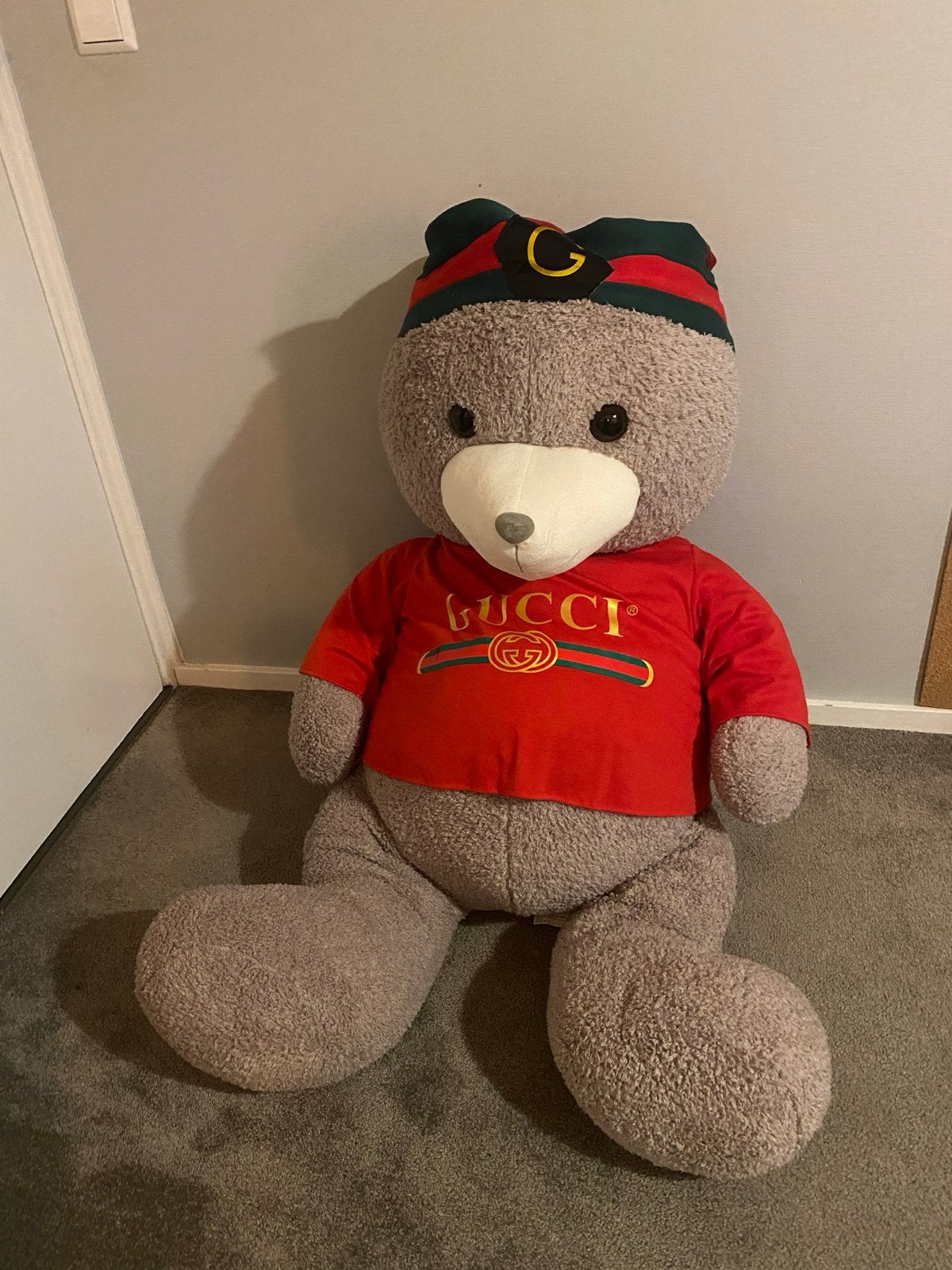 Grote knuffelbeer met Gucci-kleding - 1 meter hoog, Ophalen, Beer, Grijs, Zo goed als nieuw