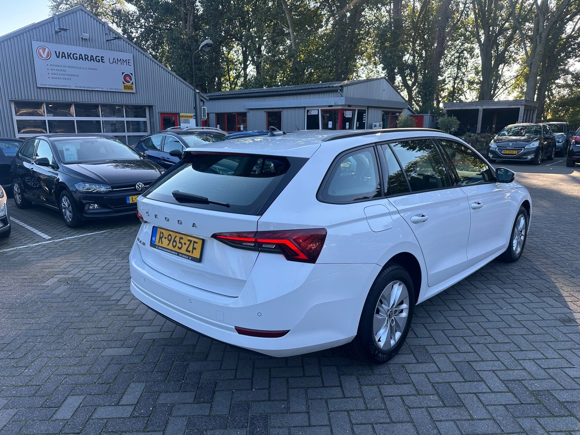 Skoda Octavia Combi 1.0 TSI Business Edition , navigatie , p, Auto's, Voorwielaandrijving, Dealer onderhouden, Euro 6, Wit