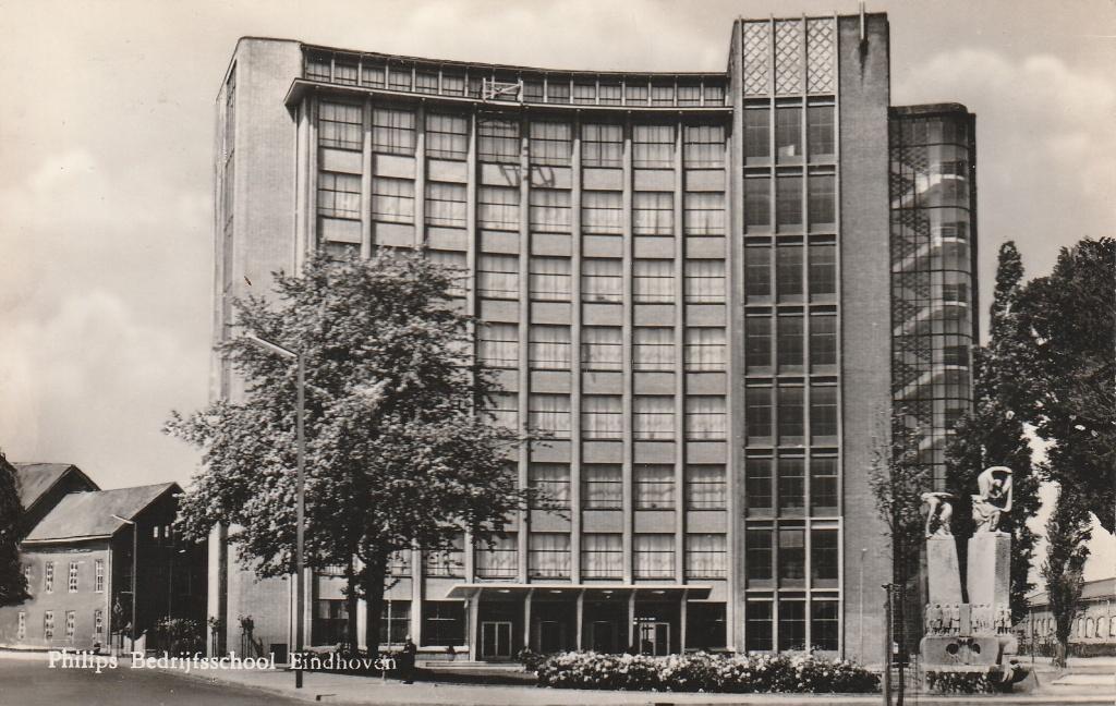 Eindhoven   Philips Bedrijfsschool, Ophalen of Verzenden, 1940 tot 1960, Gelopen, Noord-Brabant