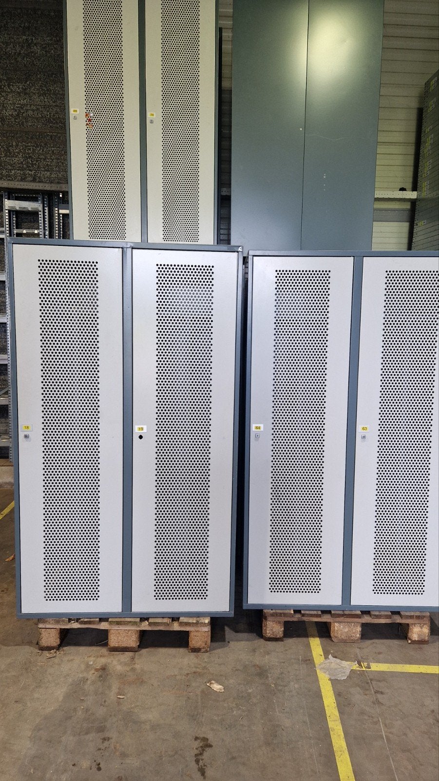 Metalen kledinglocker met 2 deuren, Ophalen, Gebruikt, Industrieel