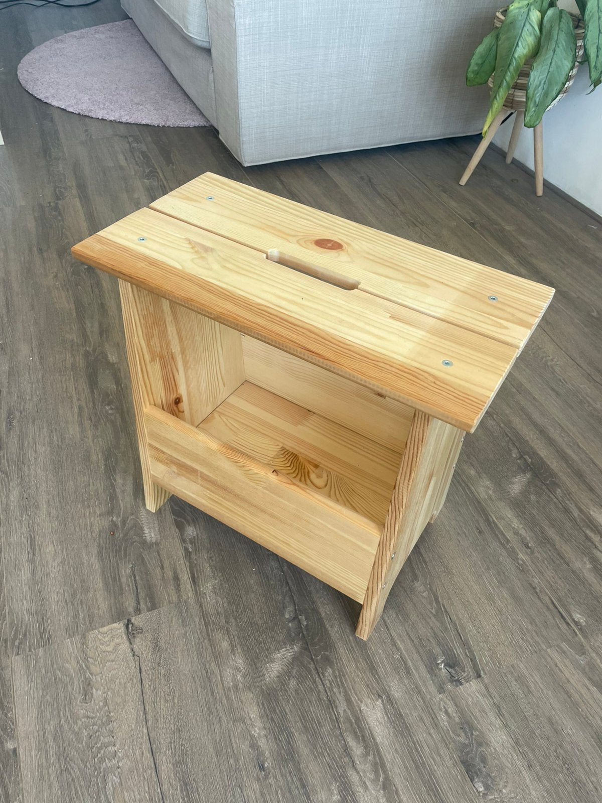 Houten krukje met opbergvak, Ophalen, Zo goed als nieuw, Hout