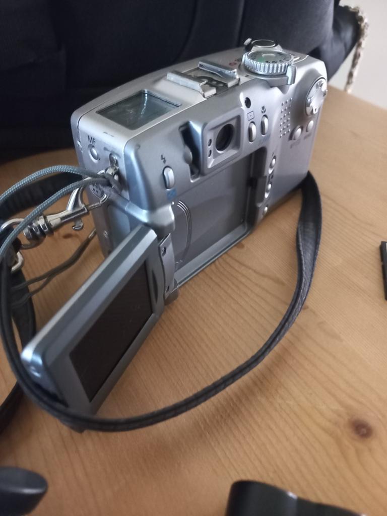 Canon PowerShot A80 Digitale Camera met Statief en Batterij, Ophalen, Gebruikt, Canon, Minder dan 4 keer