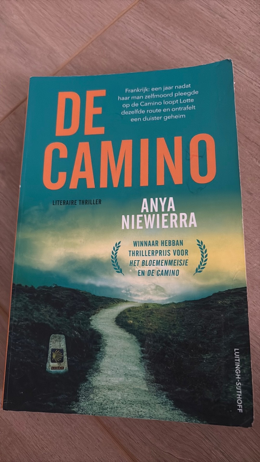 De Camino Anya Niewierra, Ophalen, Zo goed als nieuw