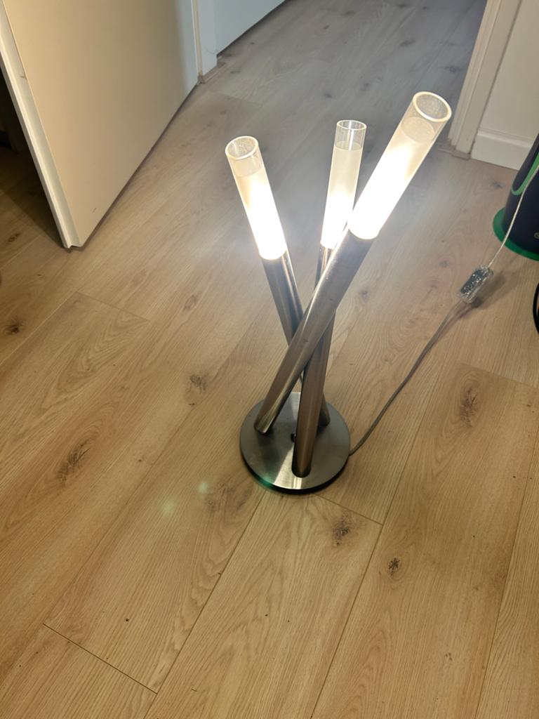 Moderne tafellamp met 3 lichtpunten, Ophalen, Zo goed als nieuw, Glas, 50 tot 75 cm