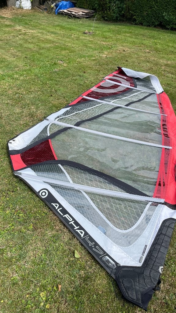 Set : Neil Pryde Alpha 5.4 (2009) en 4.7 (2008) + mast, Watersport en Boten, Windsurfen, Ophalen, Gebruikt, Neilpryde, Complete set