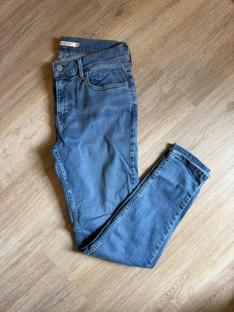 Levi’s super skinny jeans dames, Ophalen of Verzenden, Zo goed als nieuw, Blauw, W30 - W32 (confectie 38/40)