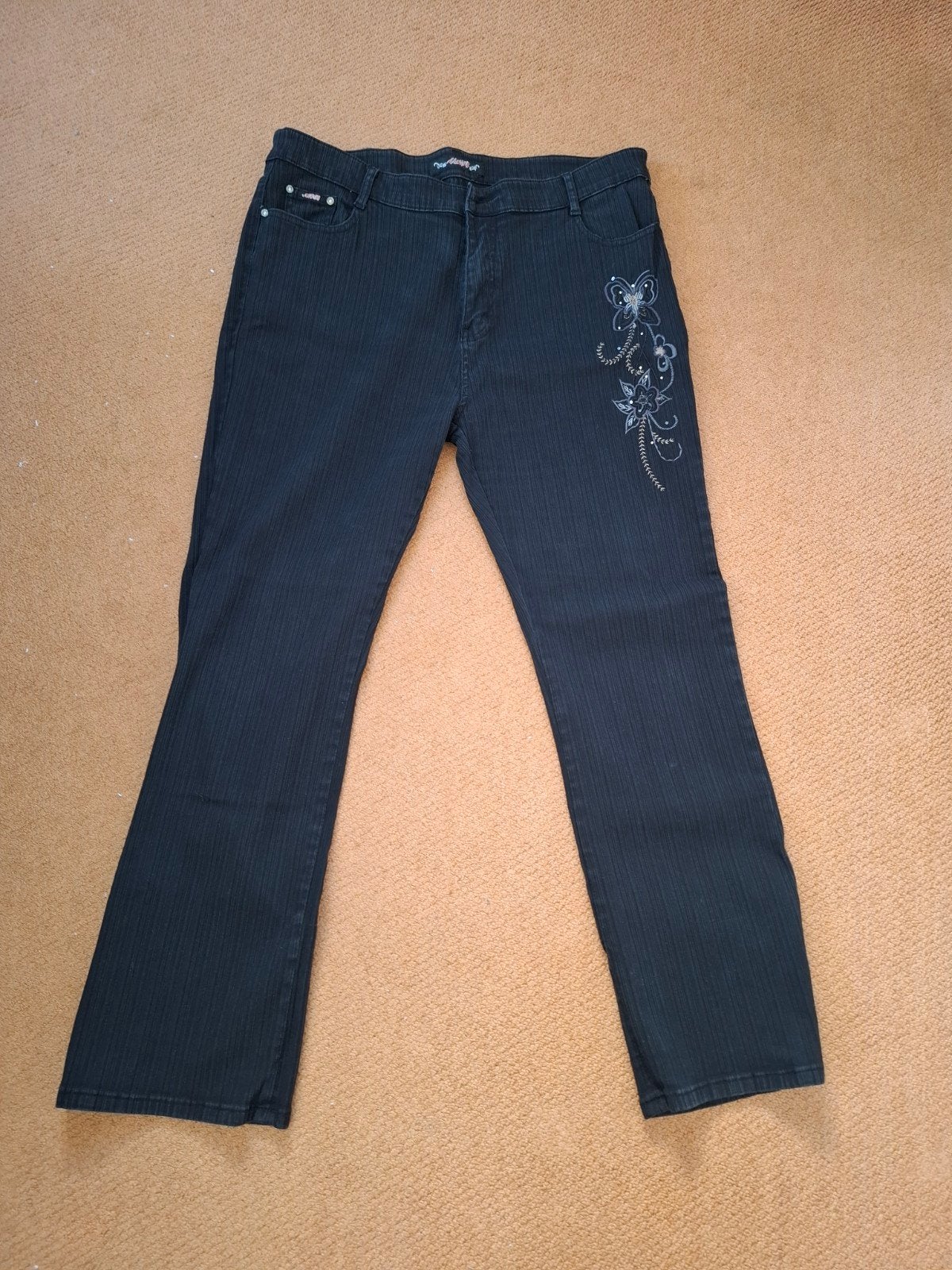 Zwarte ADB Collection spijkerbroek met borduursel maat 50, Zwart, Maat 46/48 (XL) of groter, Ophalen of Verzenden, ADB Collection