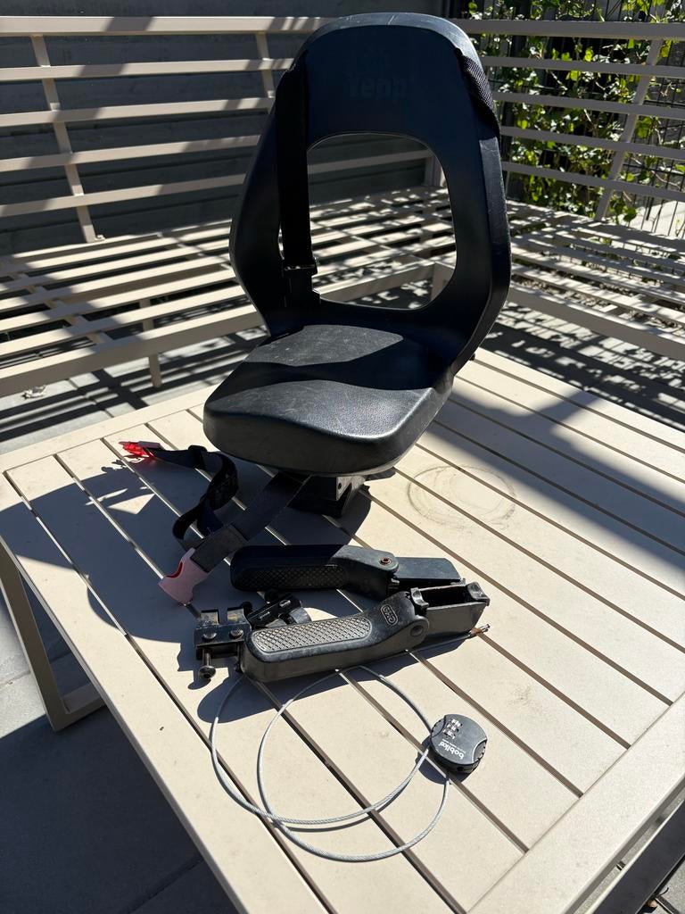 Yepp fietsstoeltje achterzitje met voetsteuntjes, Ophalen, Gebruikt, Achterzitje, Voetsteuntjes