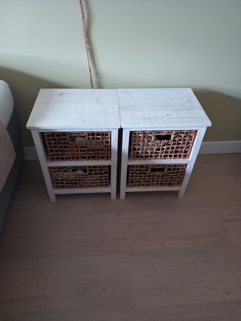 2 nachtkastjes (39x53x33) + 2 hogere kastjes rotan manden, Huis en Inrichting, Slaapkamer | Nachtkastjes, Ophalen, Minder dan 45 cm