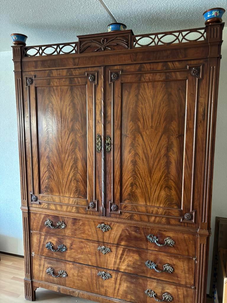 Antiek kabinet, Ophalen