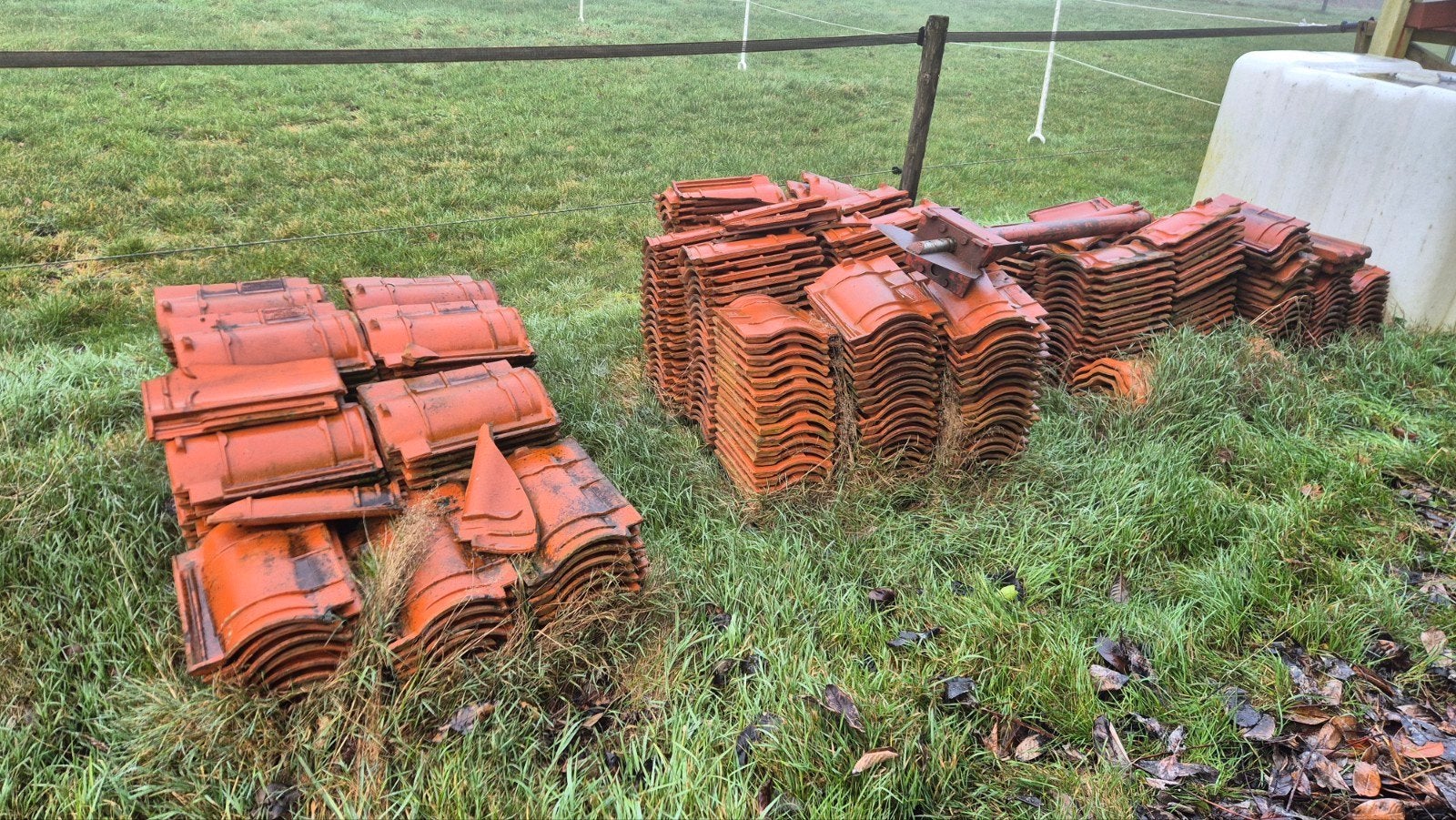 Gratis Dakpannen Russel Tiglia natuurrood ov ovh, Doe-het-zelf en Verbouw, Dakpannen en Dakbedekking, Ophalen, Gebruikt, Steen of Klei