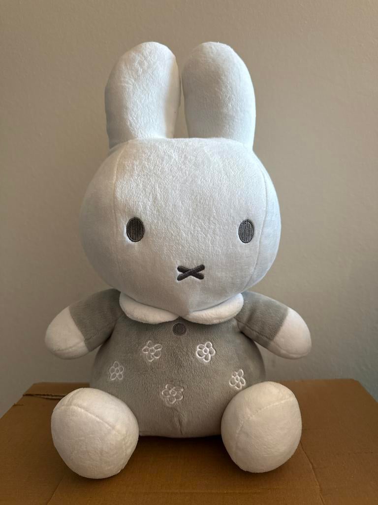 Grote Nijntje knuffel (nieuw), Grijs, Nijntje, Ophalen of Verzenden, Met label