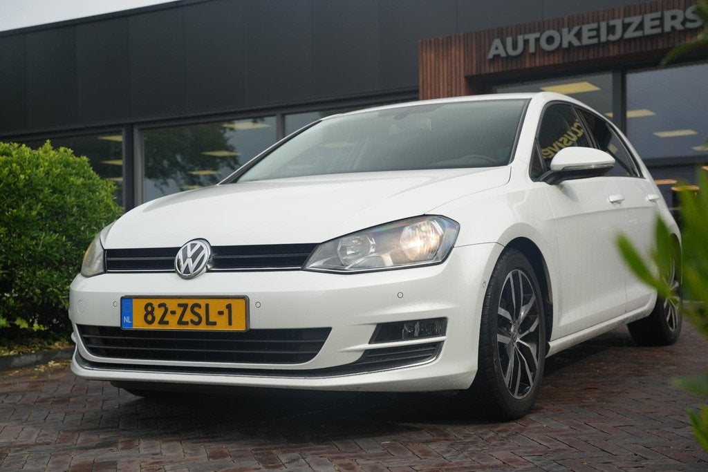 Volkswagen Golf 1.4 TSI ACT Highline, Gebruikt, 4 cilinders, Alcantara, Wit