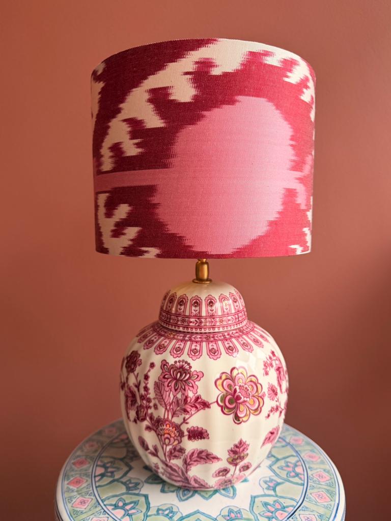 Roze witte ribbelvaas-lamp met ikat zijden lampenkap dia 20, Huis en Inrichting, Ophalen of Verzenden, Nieuw, Stof, Minder dan 50 cm