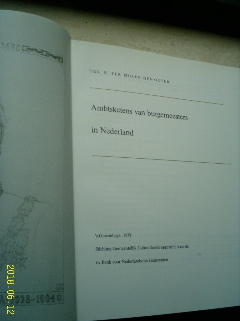 Ambtsketens van burgemeesters in Nederland., Boeken, Ophalen of Verzenden, Zo goed als nieuw