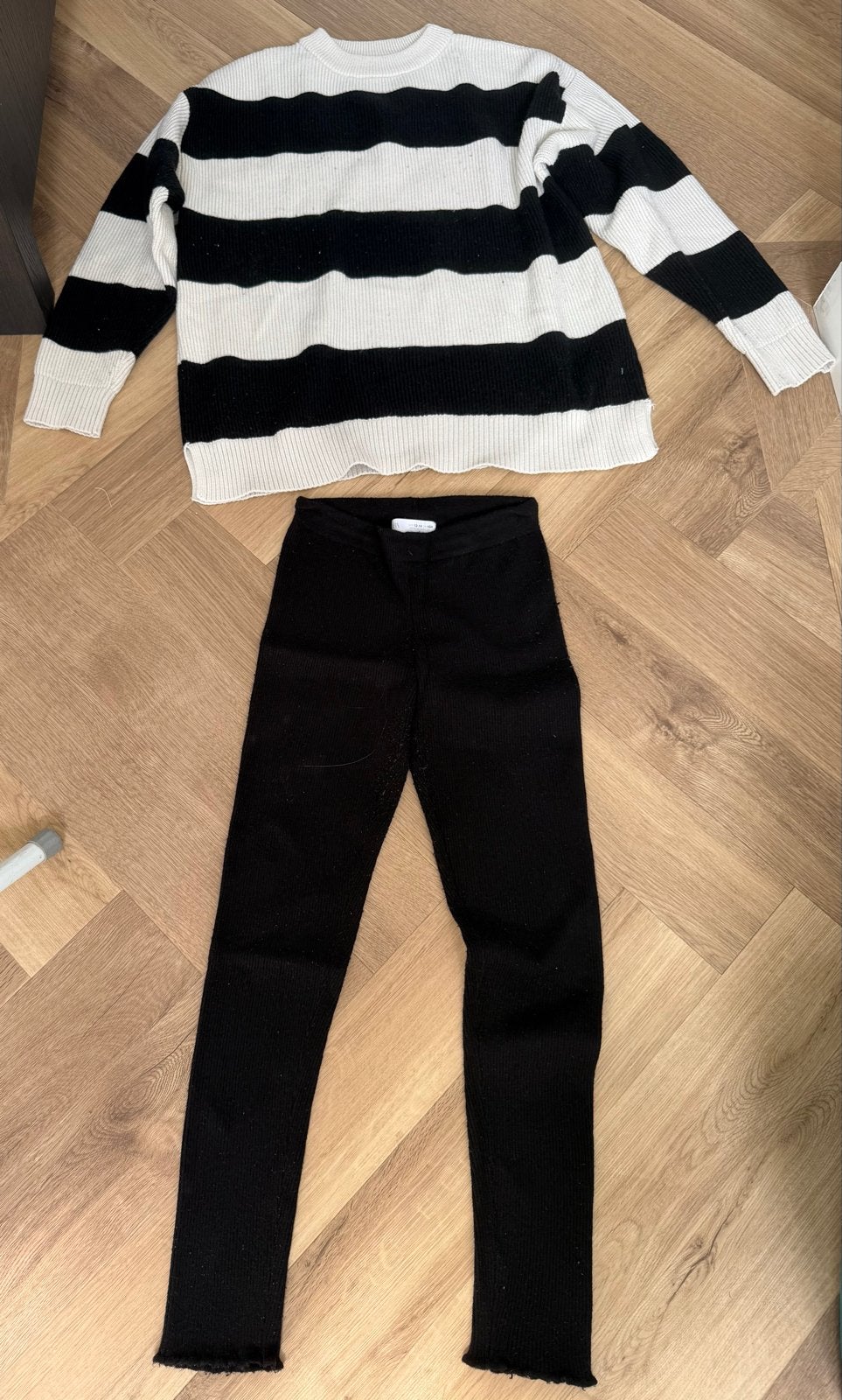 Zara gestreepte trui en zwarte legging set (maat 164), Ophalen of Verzenden, Gebruikt, Meisje, Setje