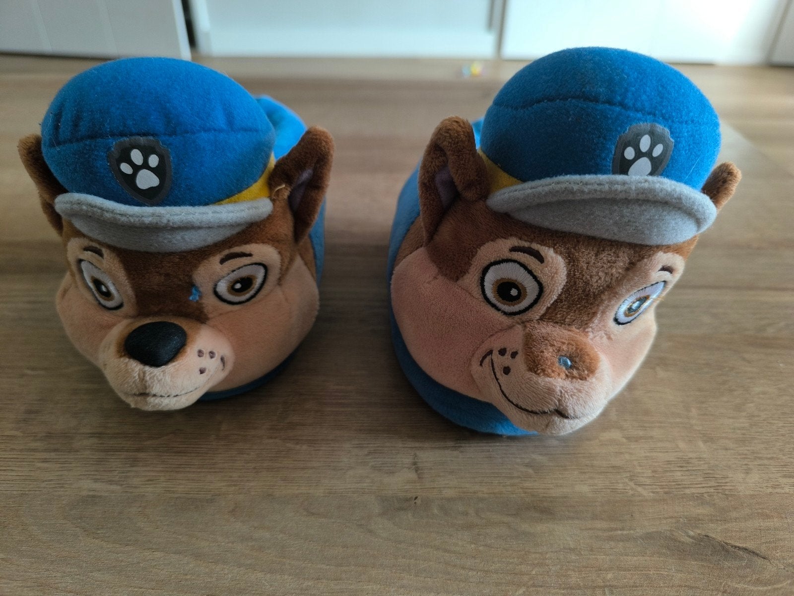 Paw Patrol Chase pantoffels maat 25/26, Kinderen en Baby's, Jongen of Meisje, Overige typen, Ophalen of Verzenden, Zo goed als nieuw