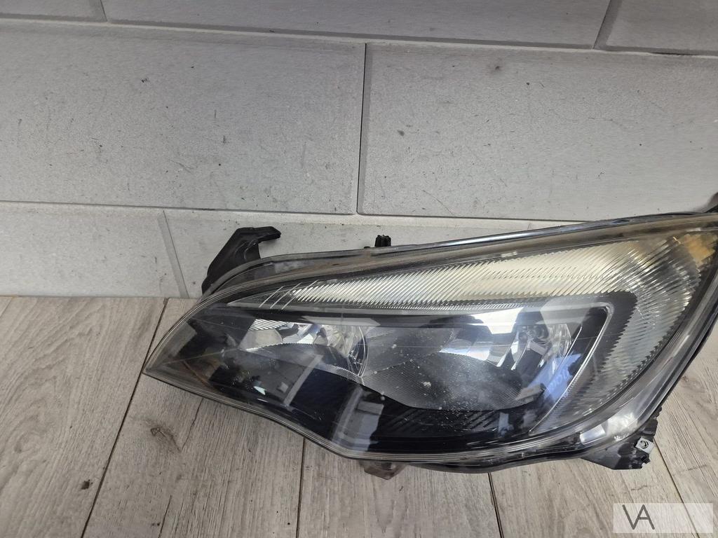 Opel Astra J 2009 - 2015 koplamp links zwart binnenwerk €150, Gebruikt, -, -, Opel