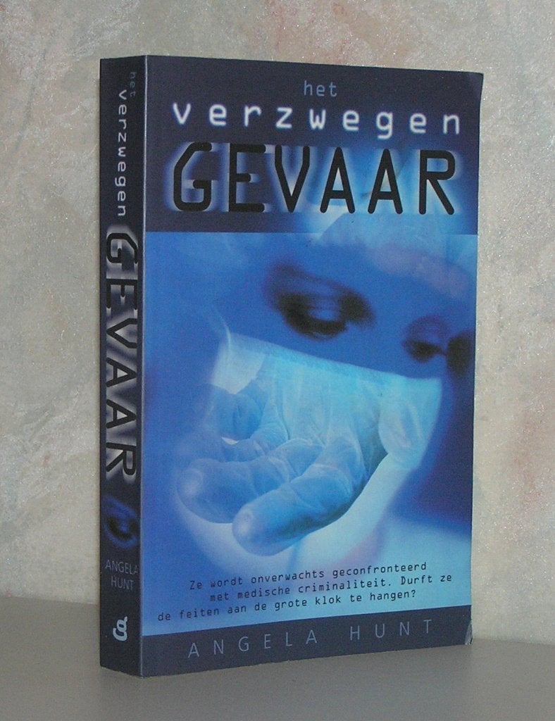 Angela Hunt - Het verzwegen gevaar (christelijke roman), Boeken, Ophalen of Verzenden, Zo goed als nieuw