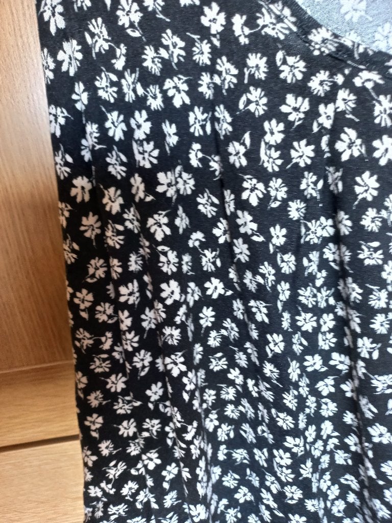 Zwart wit gebloemde tuniek, ¾ mouw, maat 48., Ophalen of Verzenden, Gedragen, Zwart, Shirt of Top