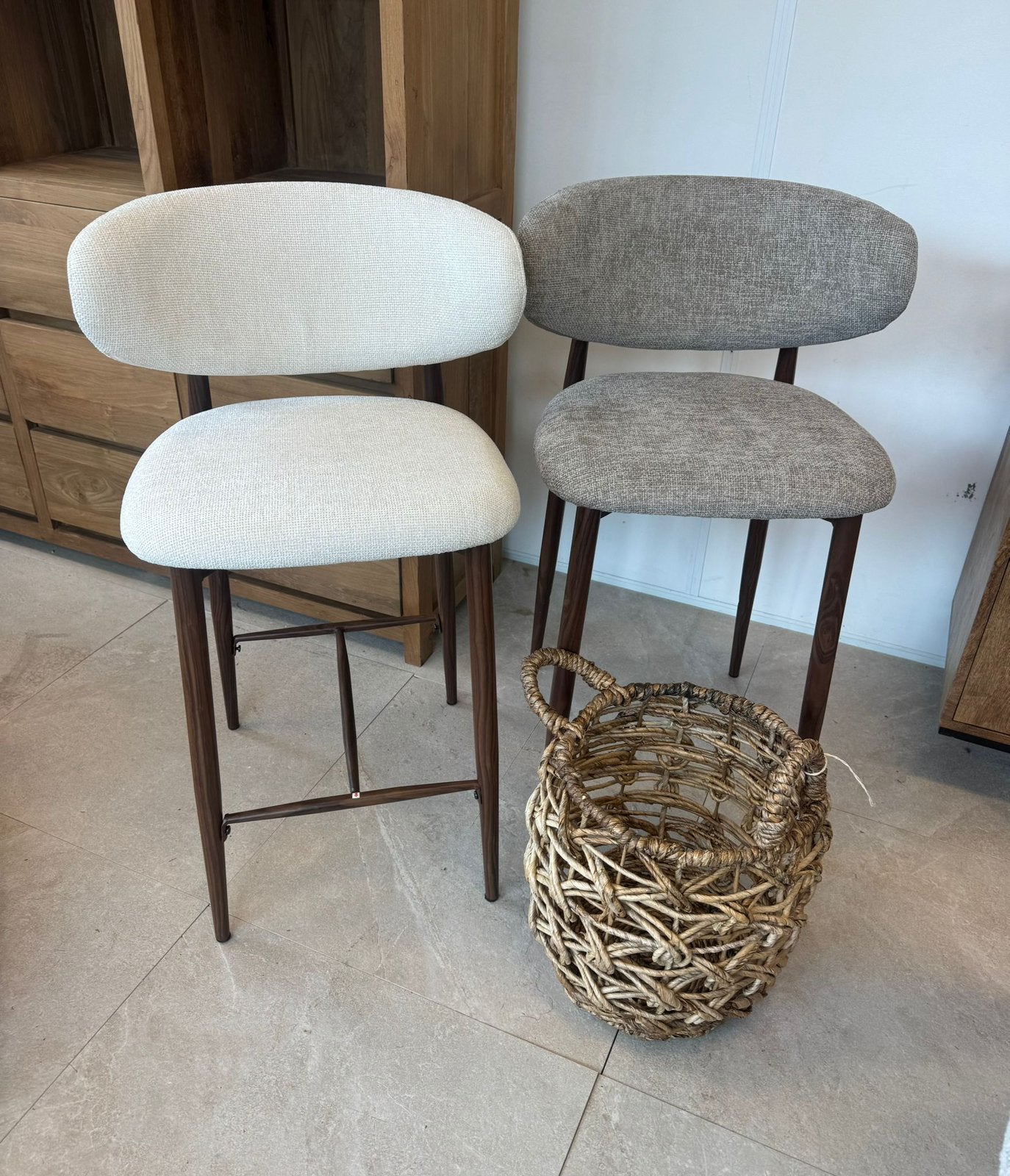 Magazijn Leegverkoop Barstoelen Japandi Beige / Taupe houtlo, 5 krukken of meer, Met voetsteun, 60 tot 90 cm, Nieuw