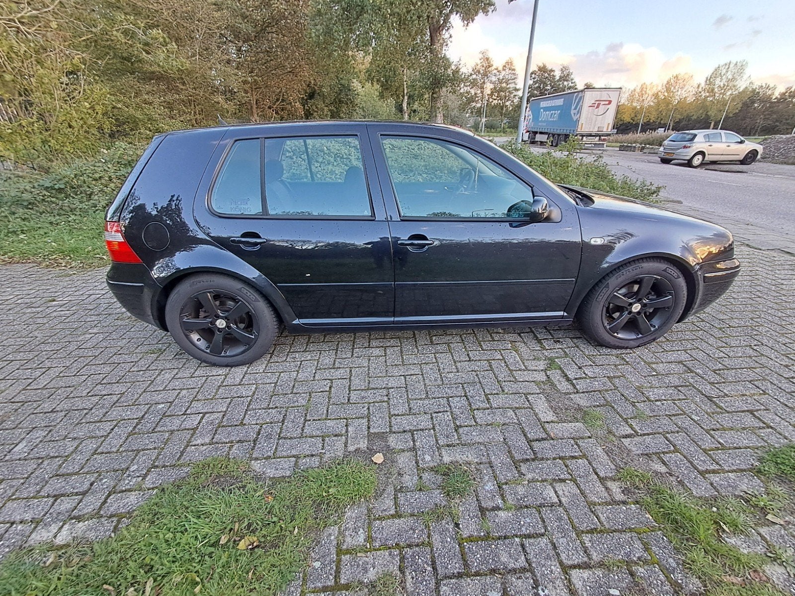 Volkswagen Golf 4 1.4 16v euro 4 2003 Zwart, Auto's, Voorwielaandrijving, 74 pk, Zwart, 1104 kg