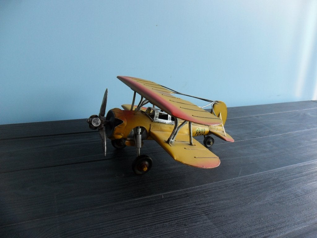 Vintage Metal Vliegtuig Model - Geel/Rood Biplane, Verzamelen, Luchtvaart en Vliegtuigspotten, Ophalen of Verzenden, Gebruikt