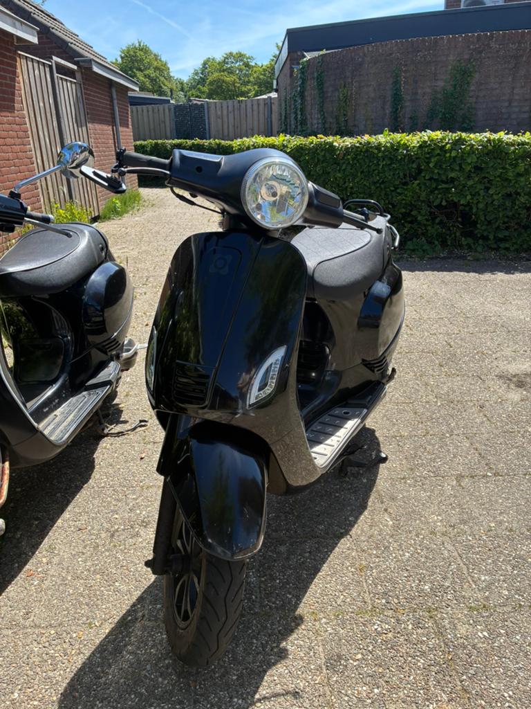 Agm vx50 2020 brom, Ophalen, Overige modellen, Maximaal 45 km/u, Zo goed als nieuw