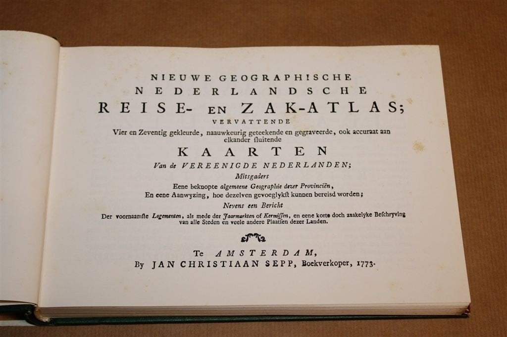Nederlandsche Reise- en Zak-Atlas — Facsimile 74 Kaarten 177, Boeken, Gelezen, Ophalen of Verzenden, Landkaart, 1800 tot 2000